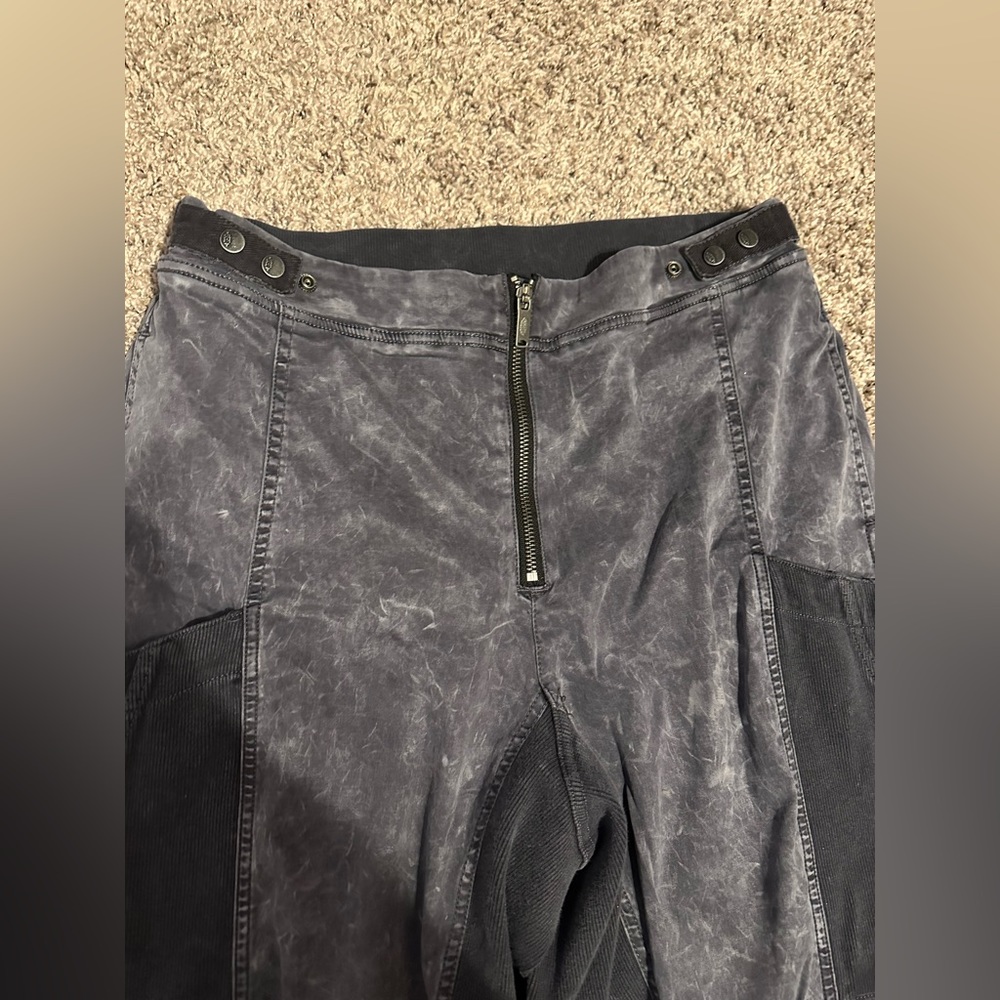 NWOT FP Movement Fast Track Pants - Picture 6 of 7